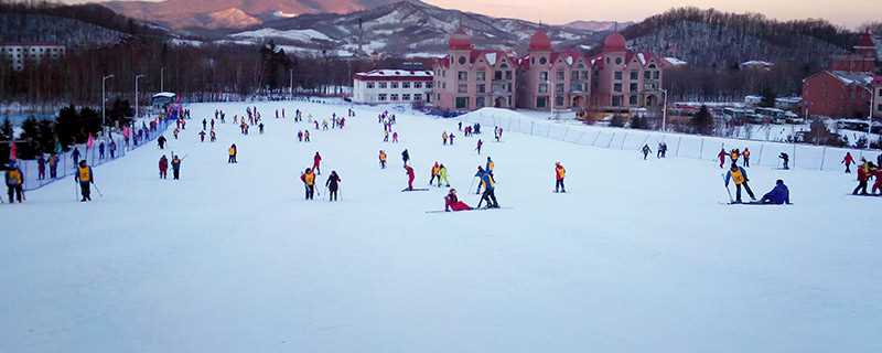 去滑雪要做哪些准备 滑雪注意事项